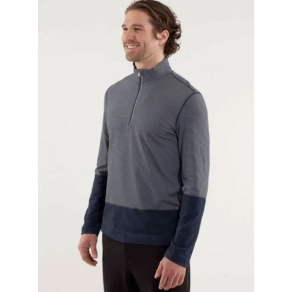 Lululemon Athletica Men's 1/2 Zip Long Sleeve Shirt Blue White Stripe Blue Trim